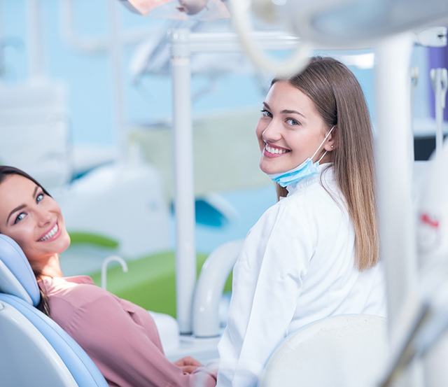 Female patient and dental hygienist 